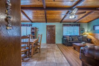 Roadrunner - Cozy Cabin - Whirlpool and Hot Tub - 7