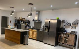 Villa avec piscine au milieu des champs - 9