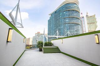 YOHO Treasure Island Hotel - 4