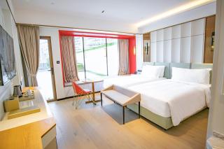 YOHO Treasure Island Hotel - 3