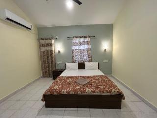 The golden villa - 2