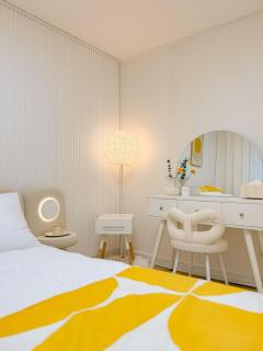 Ttukseom Station 6 minutes,Airport Bus 9 minutes,Seongsu,Seoul Forest,Myeongdong,Gwangya,Lotte World,KSPO - 6