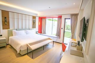 YOHO Treasure Island Hotel - 6