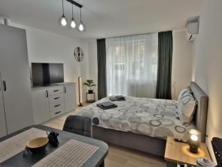 Private House near City Center - Zeno Studios by Ben Apartments - 0