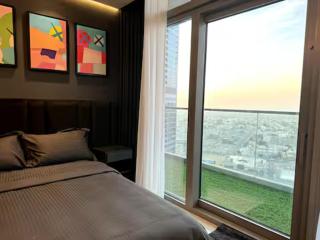 Premium 2 BDR Burj Khalifa Infinity Pool View - 5