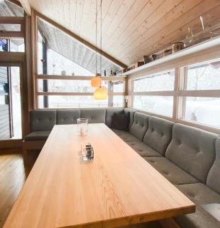 Modern Mountain Cabin Near Hiking Terrain - 9