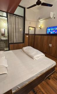 Hotel Saffron - 4