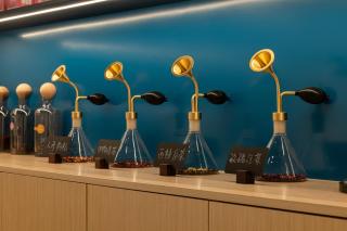 Chengdu Chunxi Road Tianfu Square SSAW CYBO Hotel - 6