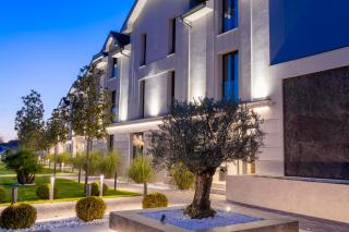 Royal Rooms by J'adore - 9