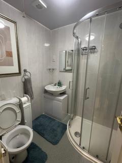 Double bedroom bungalow near Birmingham Airport, NEC,HS2,JLR & Town centres in Solihull - 3