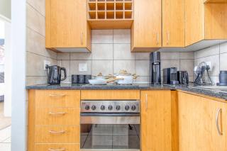 Skyline Hideout XL King Bed FREE Parking Views - 3