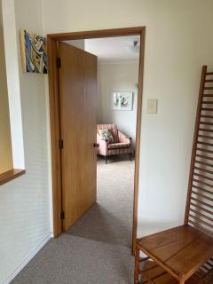 Artists Retreat Apartment Stay for Couples and Creatives - 4