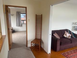 Artists Retreat Apartment Stay for Couples and Creatives - 6