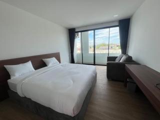 J&P Hotel Sriracha - 8