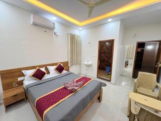 Mountain View With Greenery Comforts - 2