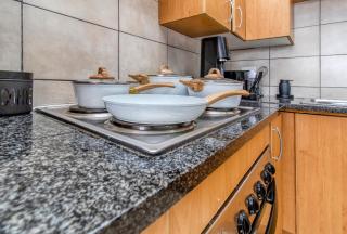 Skyline Hideout XL King Bed FREE Parking Views - 1