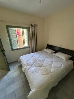 Cozy flat by the sea with big pool tourist area - 0