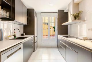 BookinMadrid - Puerta del Sol - Tirso De Molina - 7