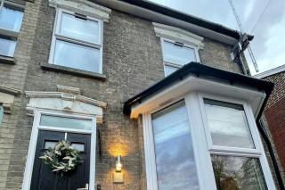 Refurbished Victorian Villa- Free Parking- Sleeps6 - 8