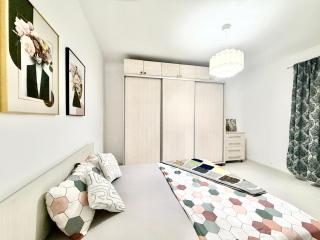 Private Garden Home near Amazonia & Iulius Town - 8