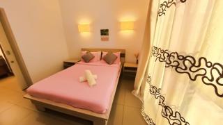 Azuri Ocean & Golf Village - Elegant 3-Bedroom Apartment with Private Garden, Beach & Pool Access in Roches Noires - 9