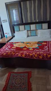 Shri Hari Lodge Near Ram Mandir - 3