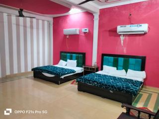 Shri Hari Lodge Near Ram Mandir - 2