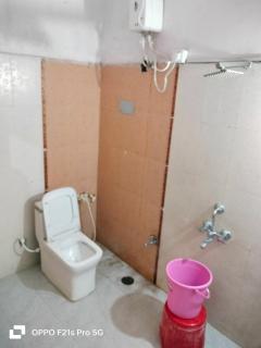 Shri Hari Lodge Near Ram Mandir - 1