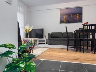 2BDR Gellért Stay w AC & Balcony by NW - 8
