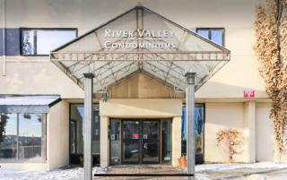 Downtown River Valley Condominium Male Accommodation Central Edmonton Non Smoking - 1