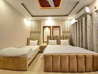 Spacious 5BHK entire luxury floor - 3