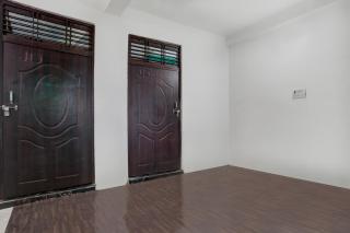 SPOT ON by OYO Hotel Sunrise - 8