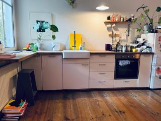 Beautiful Room in Contemporary Altbau ! - 2