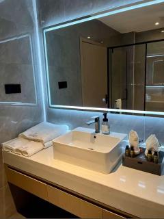 Haikou Baiyan Hotel - 1