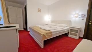 Complex Parc Pini Moinesti - 1