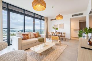 Unique Luxury - Saadiyat 2 BDR - Designer's Dream - 5 min walk from NYU - 5 min from Louvre, Zayed Museum, Mamsha - 3