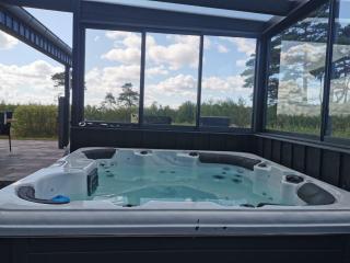 Panoramic Views and Luxurious Comfort on Ls Island - 7