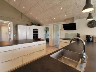 Panoramic Views and Luxurious Comfort on Ls Island - 6