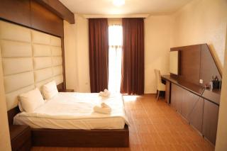 فندق الخيال الكبير - 2