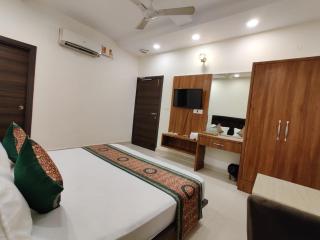HOTEL CLASSIC COMFORT inn 100 METER FROM GOLDEN TEMPLE - 4