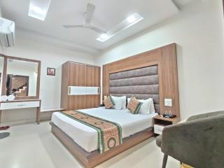 HOTEL CLASSIC COMFORT inn 100 METER FROM GOLDEN TEMPLE - 2