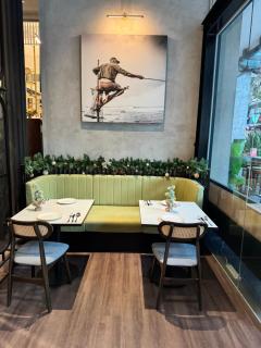 Cozy Royal Suite - 3