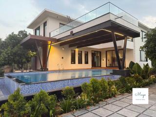 Rooted Haven by MagoStays - 4BR Luxury Pool Villa - 4