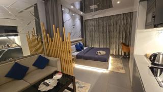 Mirror Magic by Luxury Loft - 6