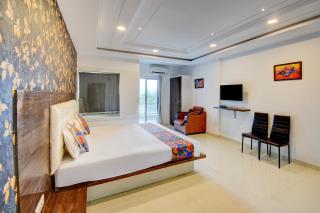 FabHotel Royal Imperio - 2