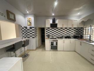 Havillah Court, Regent - 3