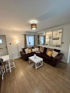 Wonky Cottage - Cayton - 3