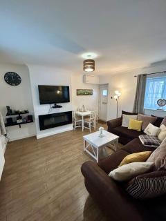 Wonky Cottage - Cayton - 9