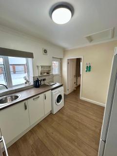 Wonky Cottage - Cayton - 1