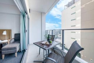 Darwin Central Escape with Hotel Style, Pool Gym - 5